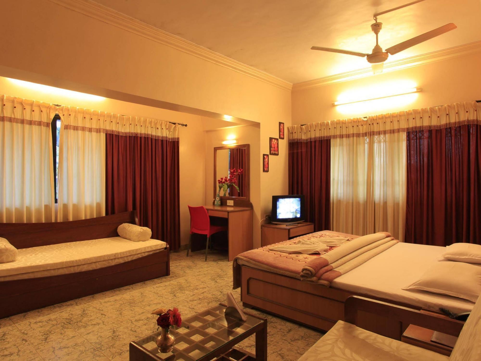 Hotel Sahyadri Алибаг Экстерьер фото