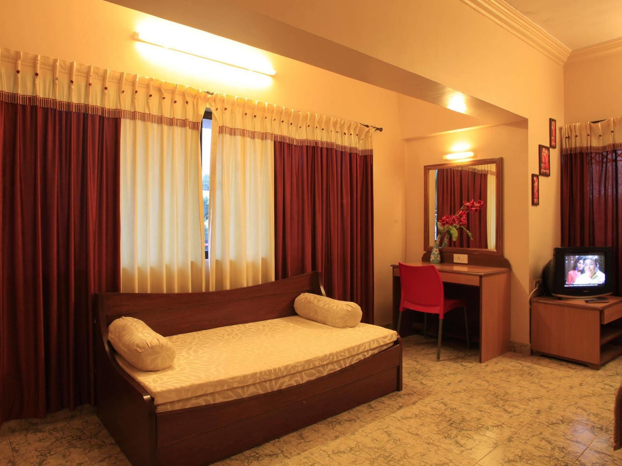 Hotel Sahyadri Алибаг Экстерьер фото